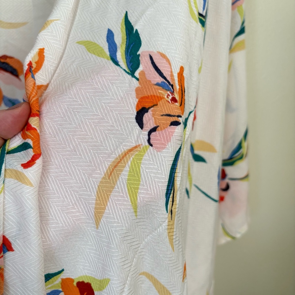 Forever 21 White Floral Kimono - Picture 6 of 10
